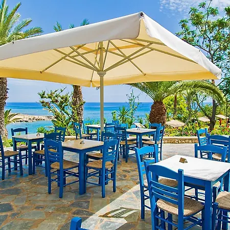 水晶温泉海滩酒店 4*
