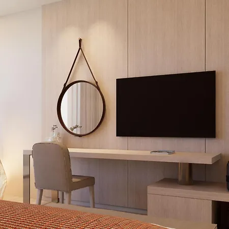 Отель Crystal Springs 4*