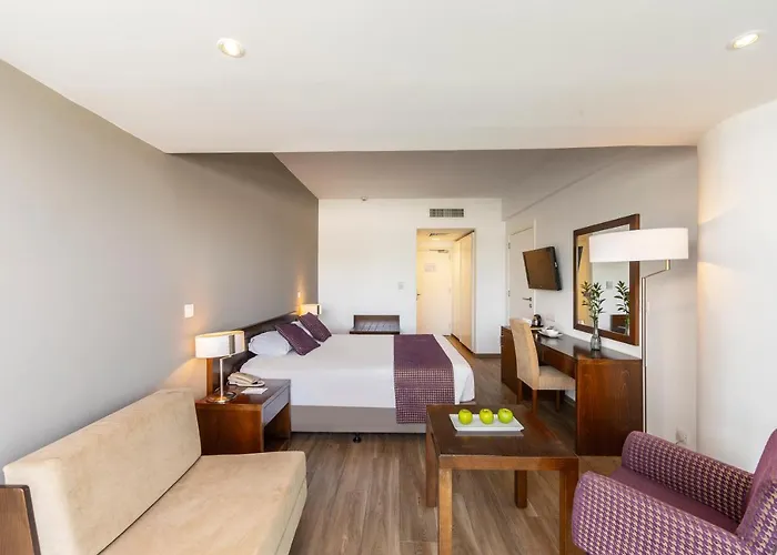 Hotel Crystal Springs