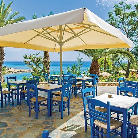 מלון Crystal Springs 4*